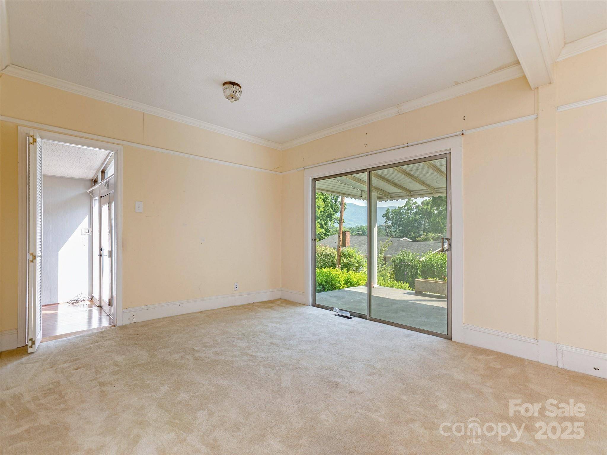 Tryon, NC 28782,34 Lockhart RD