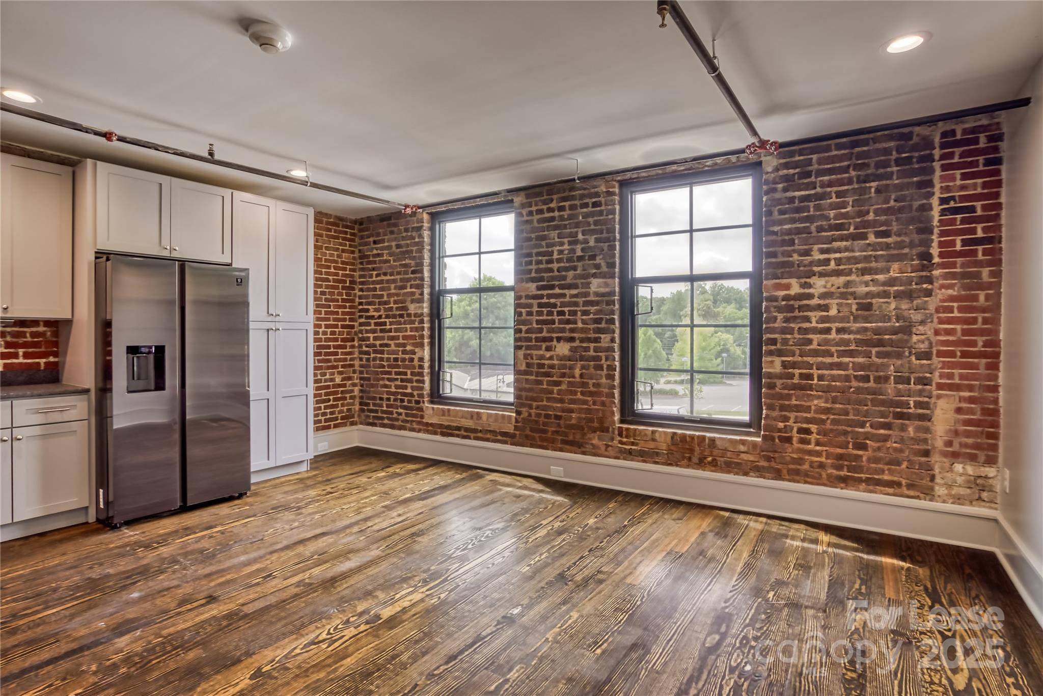 172 N Broad ST #201-202, Mooresville, NC 28115