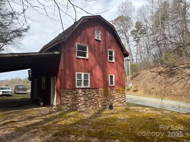 417 Sunset Farm RD, Sylva, NC 28779