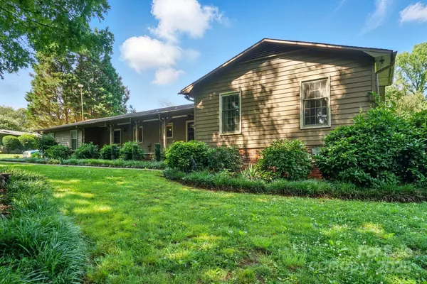 3135 Lake Shore RD S, Denver, NC 28037