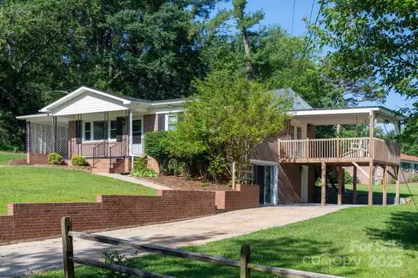 Hudson, NC 28638,308 Maple ST