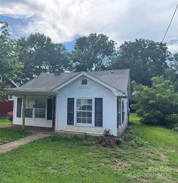 269 Westwood CIR, Waynesville, NC 28786