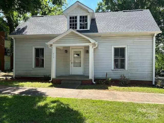 Statesville, NC 28677,517 Western AVE