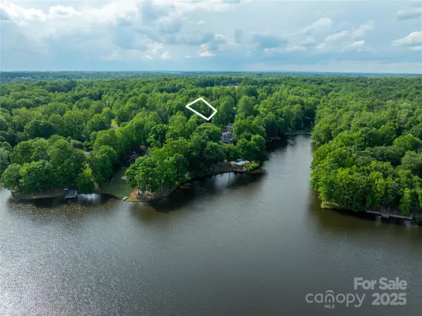 Mocksville, NC 27028,281 Lakeview RD
