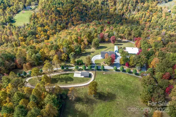 1987 Rabbit Hop RD, Spruce Pine, NC 28777