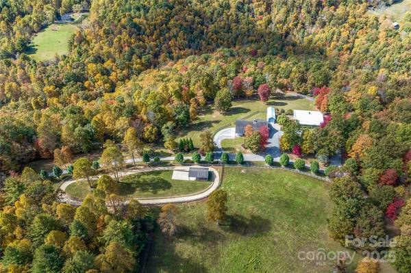 1987 Rabbit Hop RD, Spruce Pine, NC 28777