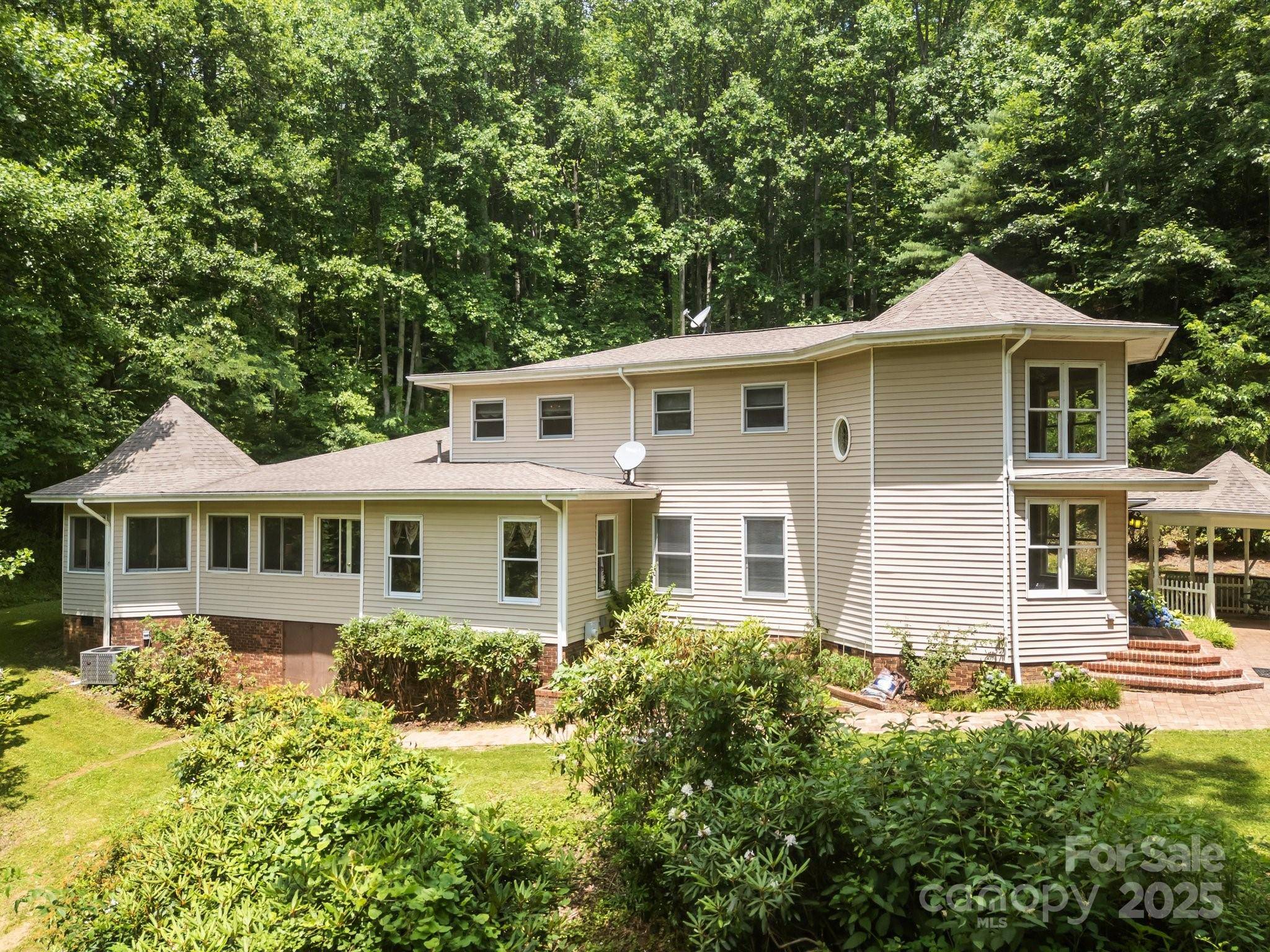 Canton, NC 28716,235 Kinder LN
