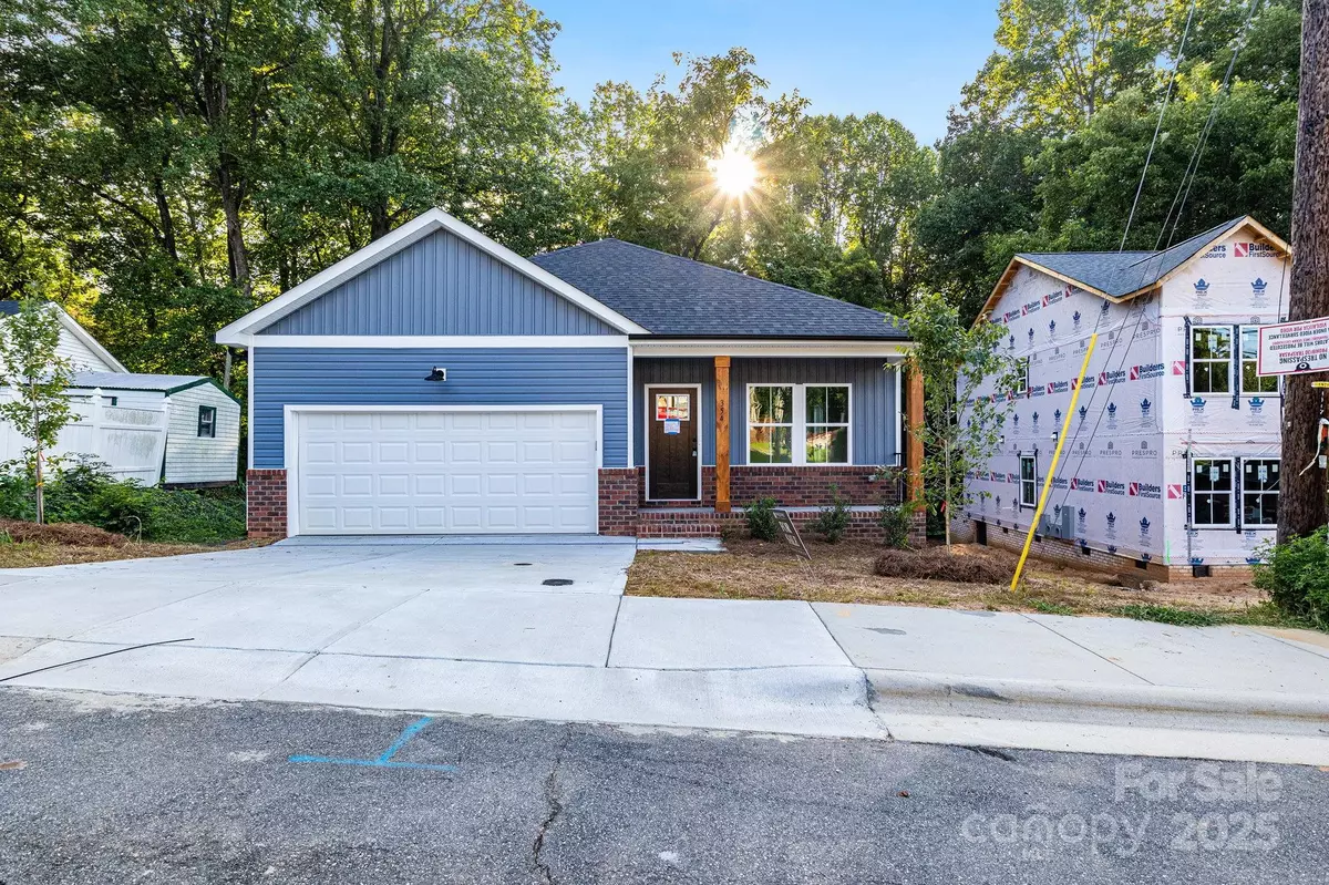 Mooresville, NC 28115,354 Moore AVE