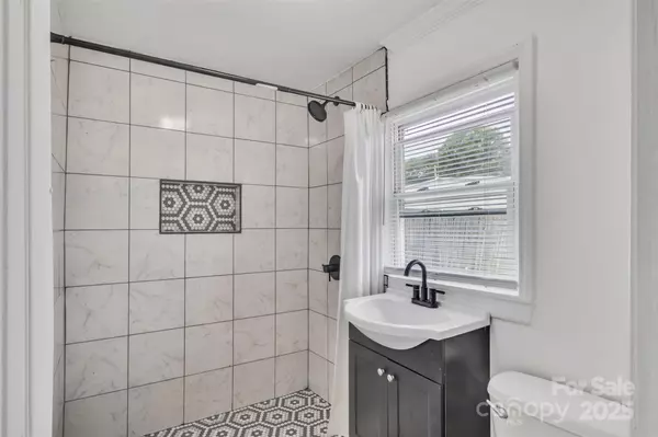 Gastonia, NC 28054,123 E Farmview ST