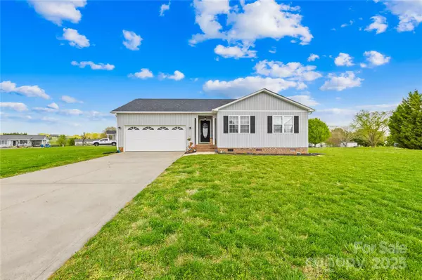 103 Chambwood LN, Shelby, NC 28152