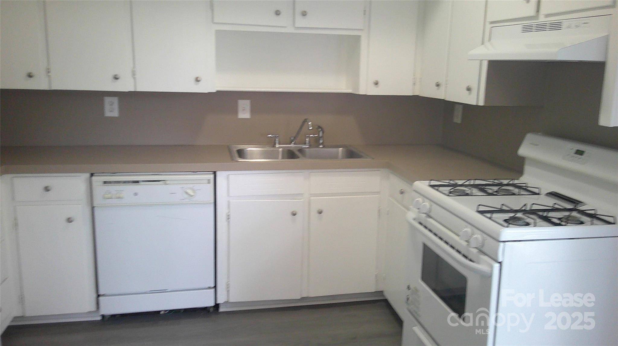Hickory, NC 28601,251 16th AVE NE #2