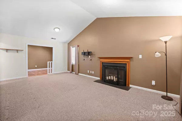 Charlotte, NC 28214,322 Cottonwood Park DR