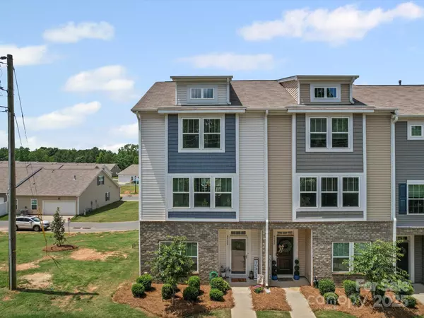 Waxhaw, NC 28173,8332 Waxhaw HWY