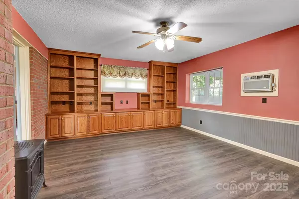 Albemarle, NC 28001,37156 Southside RD