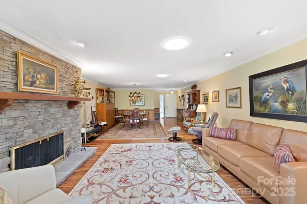 Asheville, NC 28803,700 Crowfields LN