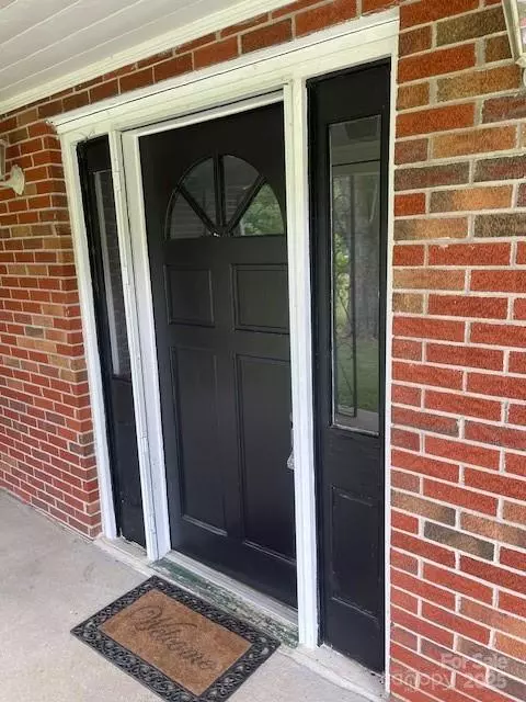 Canton, NC 28716,93 Rockwood RD