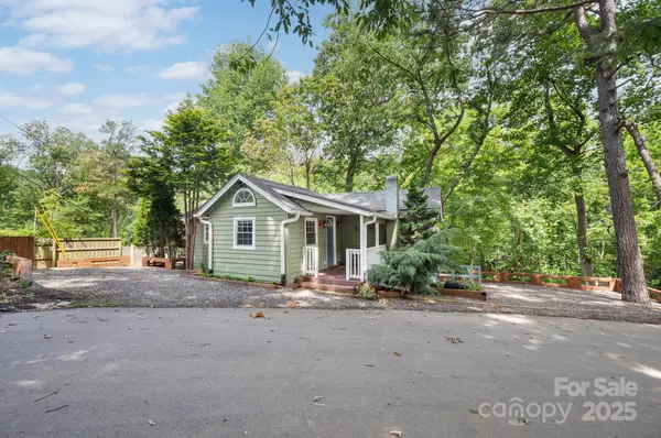 Asheville, NC 28805,5 Arbutus RD