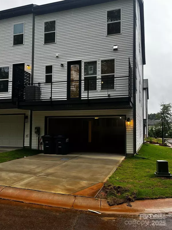 Charlotte, NC 28262,1702 Blanche ST