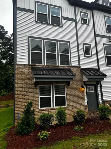 1702 Blanche ST, Charlotte, NC 28262
