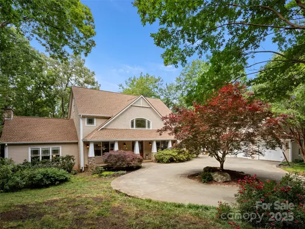 Asheville, NC 28803,303 S Braeside CT