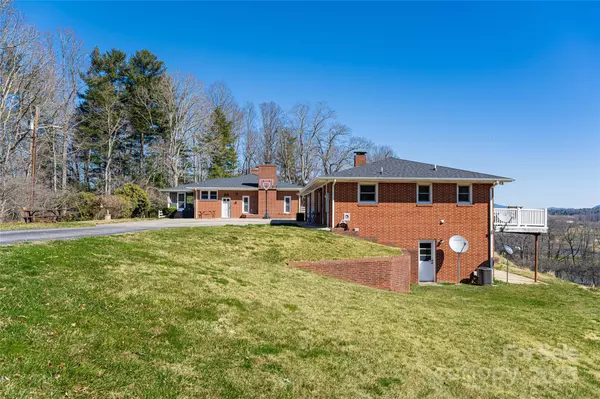 Mills River, NC 28759,598 Miles View DR