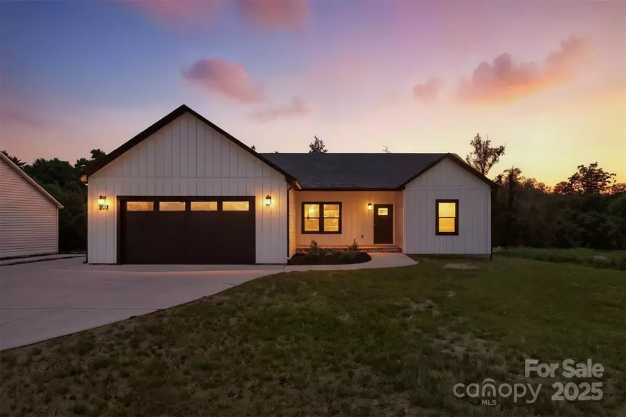 1019 Null RD, Lincolnton, NC 28092