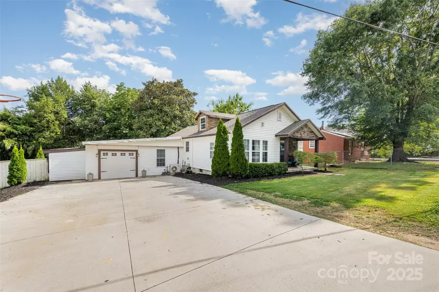 303 Louise ST, Lancaster, SC 29720