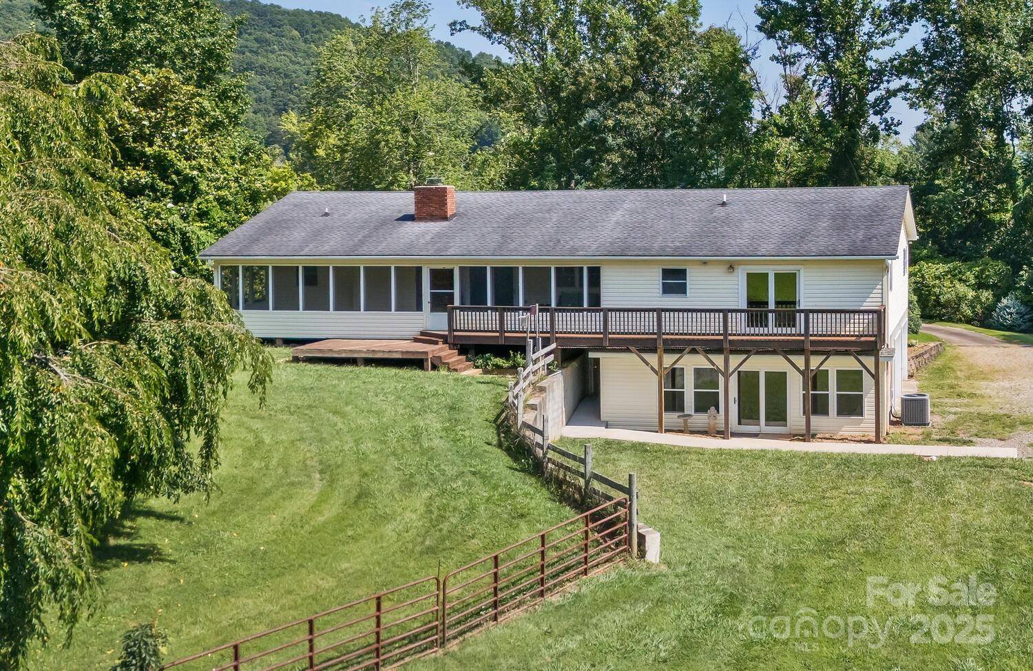 Candler, NC 28715,170 Beaverdam Loop RD