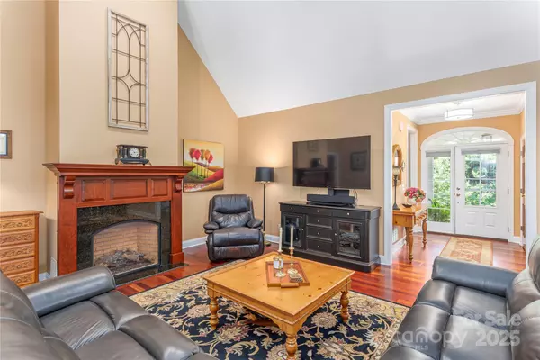 Hendersonville, NC 28791,69 Benhurst CT