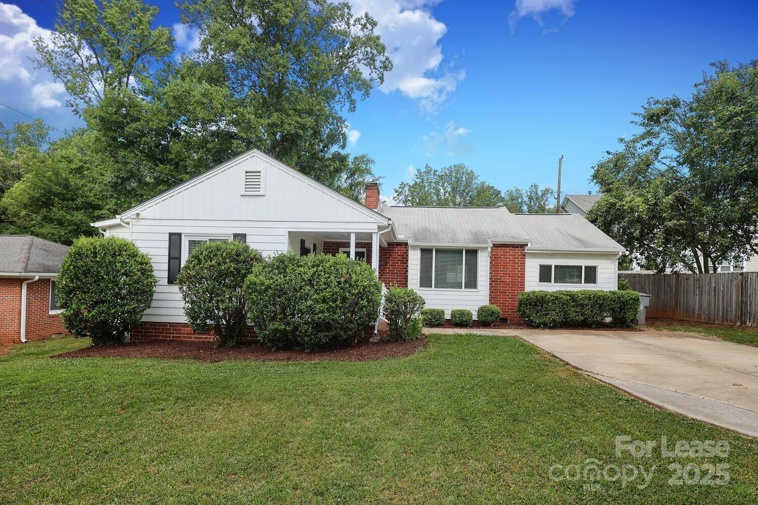 5310 Buckingham DR, Charlotte, NC 28209