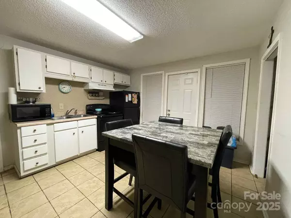 Shelby, NC 28152,128 Pine ST
