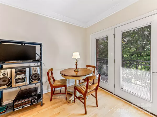 Asheville, NC 28803,726 Appeldoorn CIR