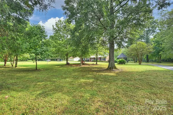 Fort Mill, SC 29715,321 York Southern RD
