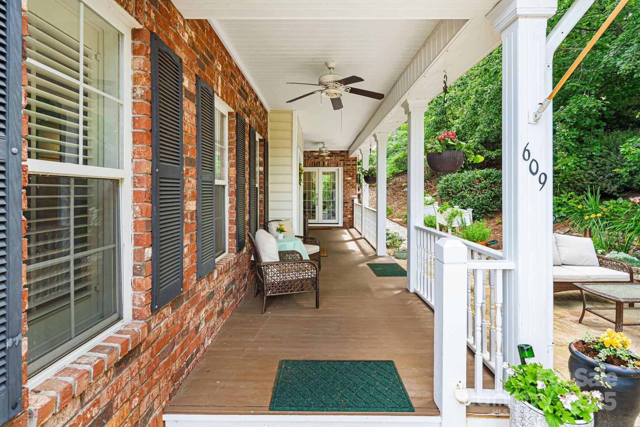 Hendersonville, NC 28791,609 Carriage Commons DR