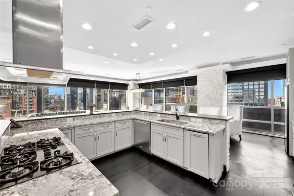 Charlotte, NC 28202,435 S Tryon ST