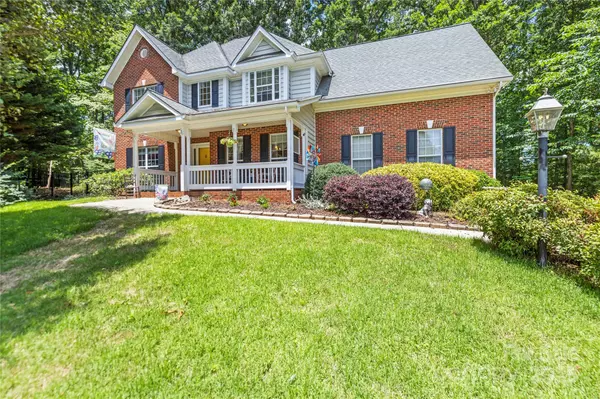 171 Highland Woods CT, Denver, NC 28037