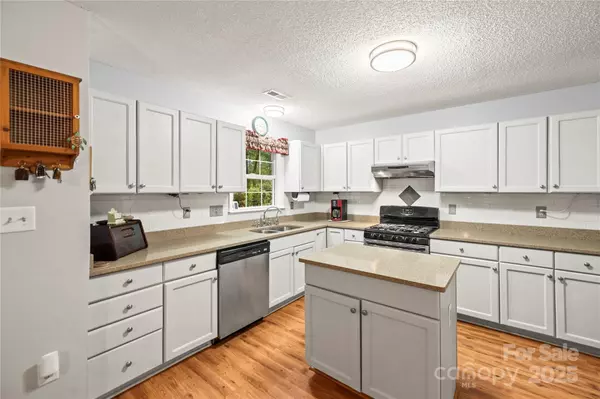 Denver, NC 28037,171 Highland Woods CT