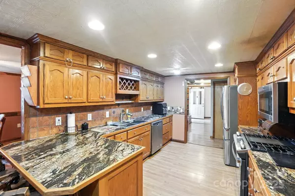 Fort Mill, SC 29707,4412 Dobys Bridge RD