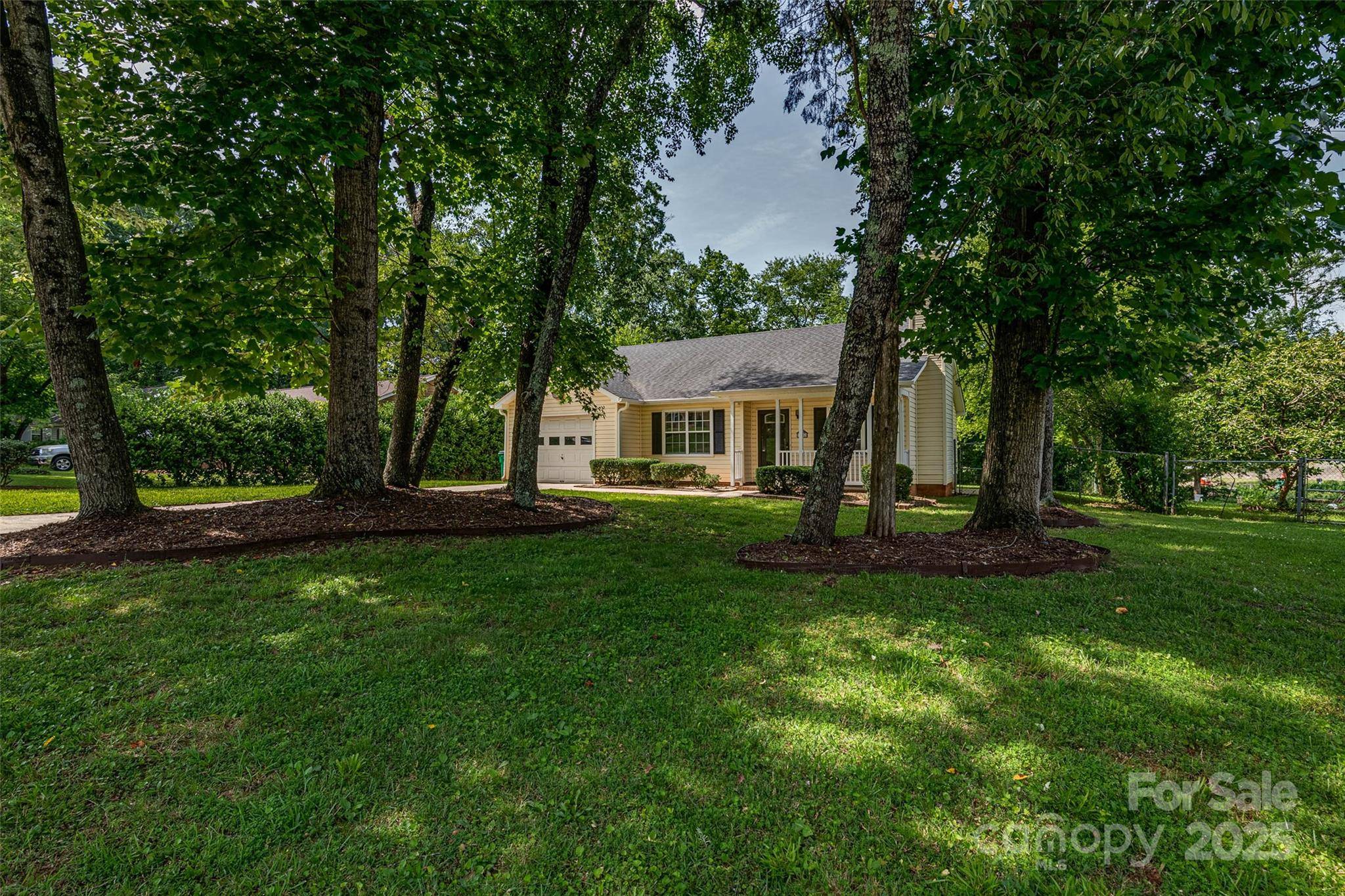 1801 Teddington DR, Charlotte, NC 28214