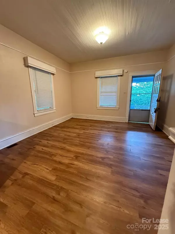 Lenoir, NC 28645,412 S Main ST