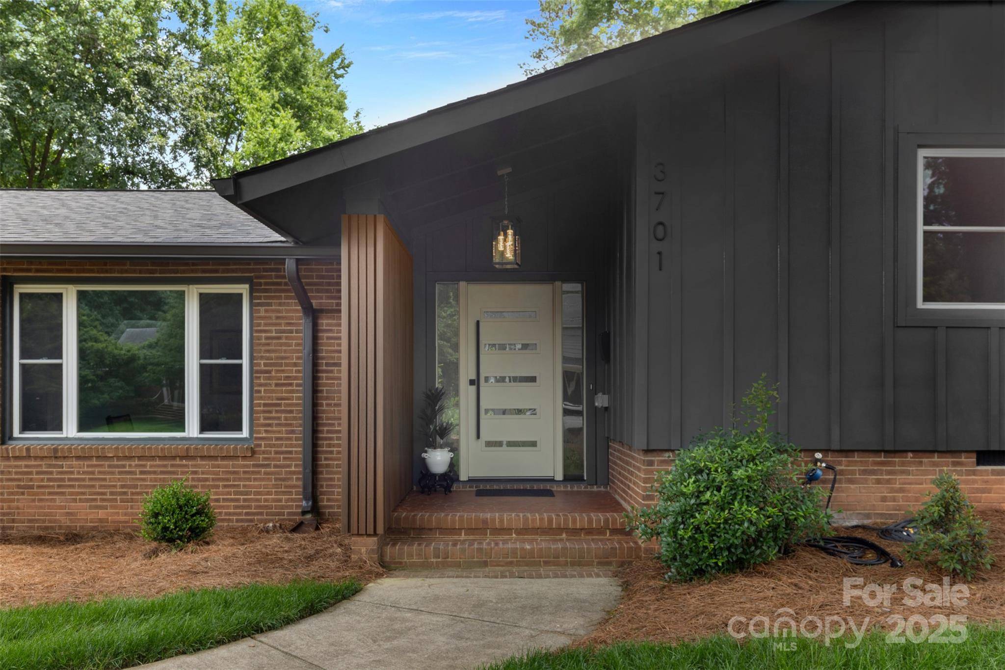 Charlotte, NC 28226,3701 Table Rock RD