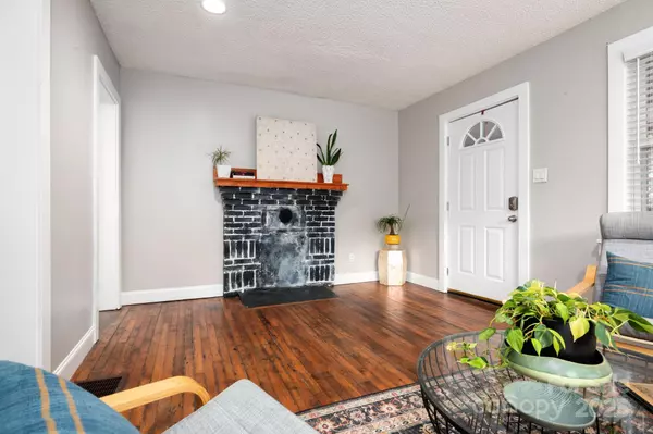 Asheville, NC 28806,140 State ST