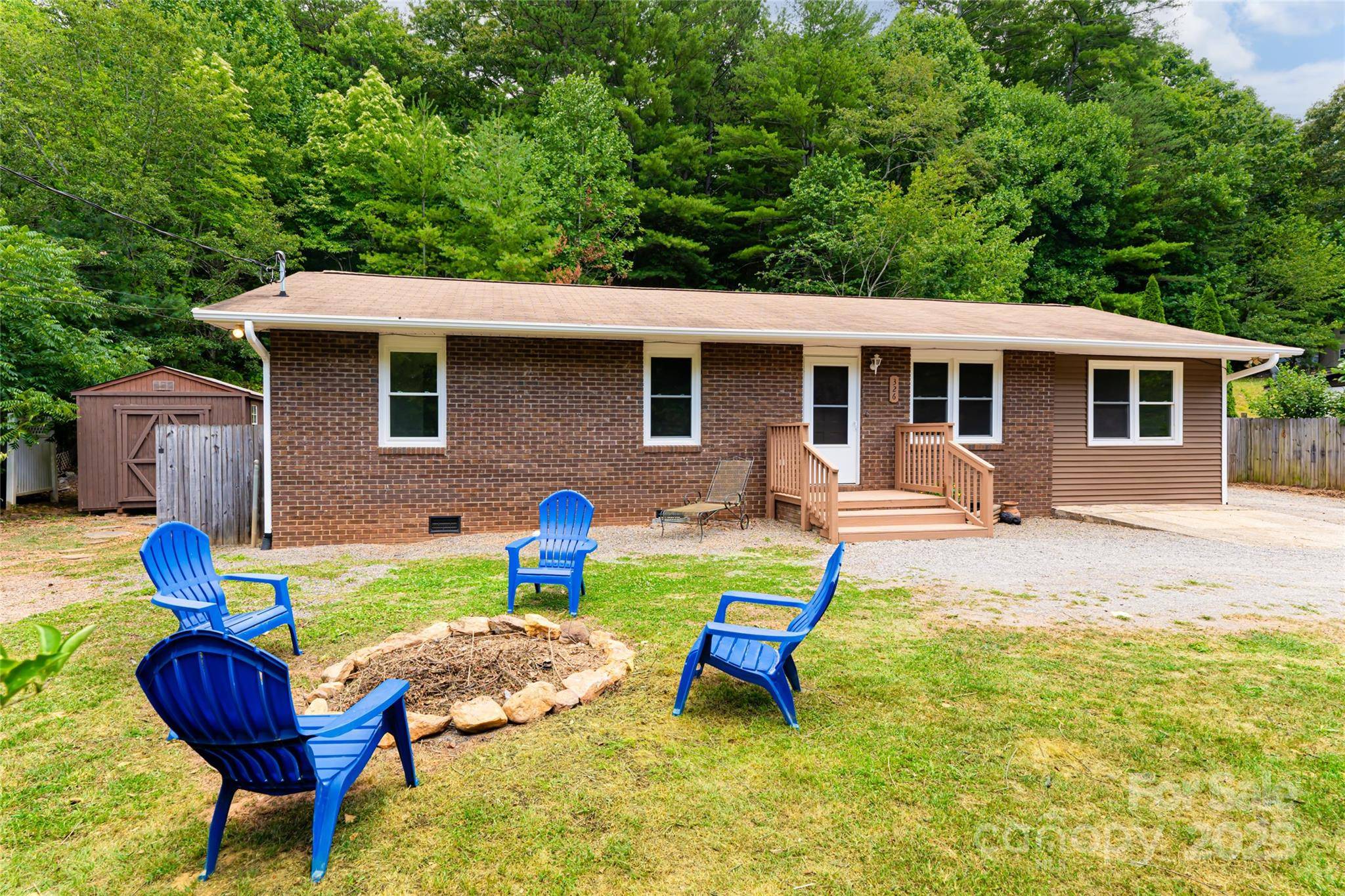 326 New Salem RD, Swannanoa, NC 28778