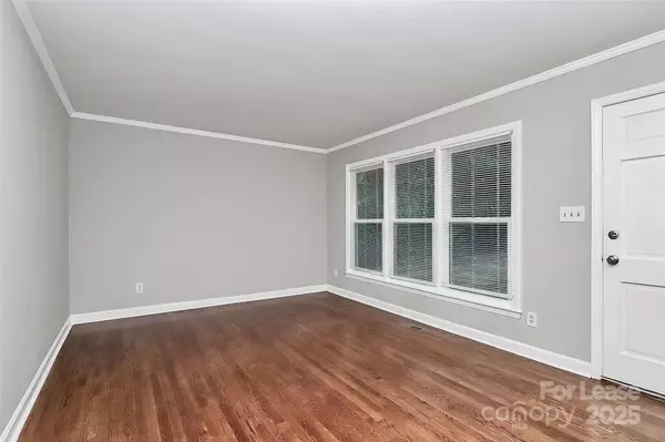 Charlotte, NC 28213,911 Bannister PL