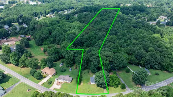 Conover, NC 28613,921 Spencer RD NE