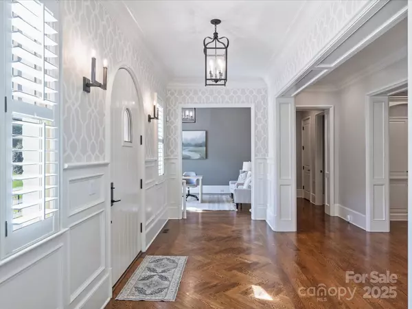 Charlotte, NC 28210,6314 Saint Stephen LN