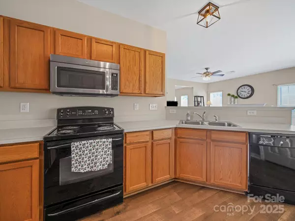 Gastonia, NC 28056,3301 Old Knobbley Oak DR