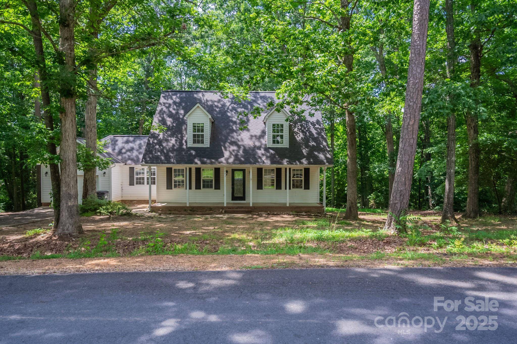 203 Hickory Wood DR, Kannapolis, NC 28083