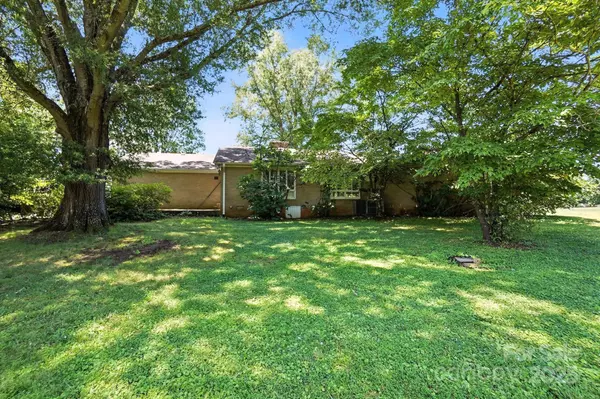 Matthews, NC 28105,13909 Idlewild RD