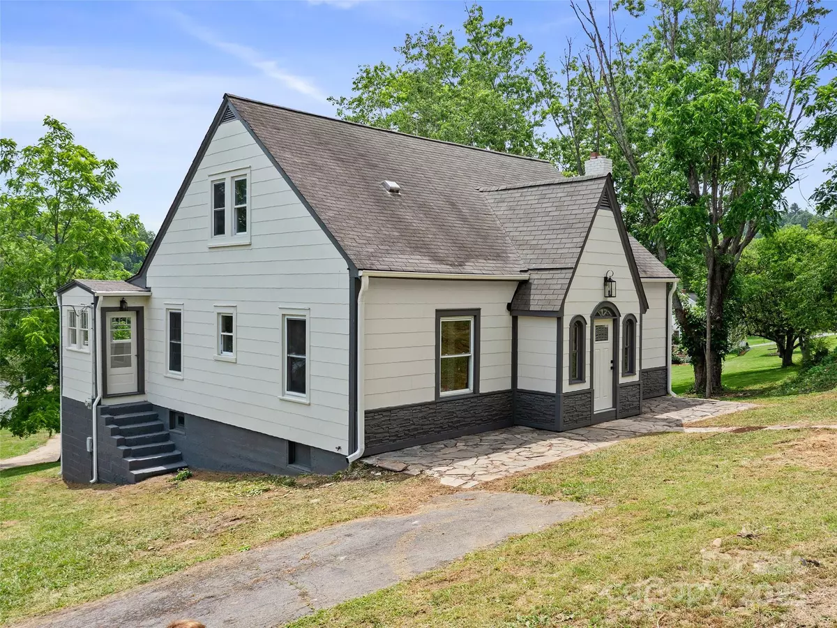 Bakersville, NC 28705,418 N Mitchell AVE